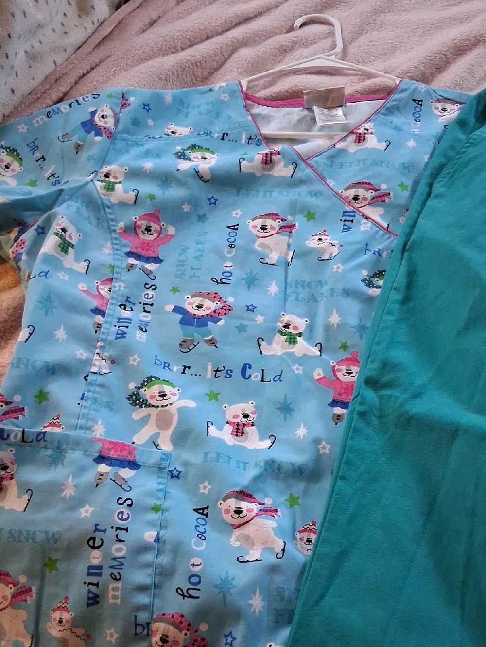 Womens 2 Piece Scrub Set With Polar Bears